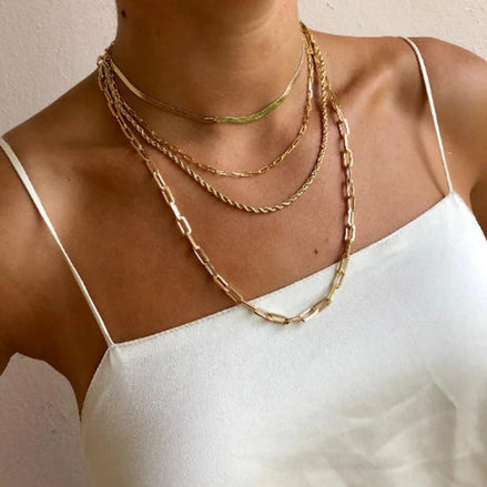 superposition de chaînes modernes avec le collier Binjai. O-dace.com