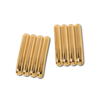 Boucles KISUMU rectangulaires nervurées, acier inox plaqué or 18K, fond blanc – Oseraa