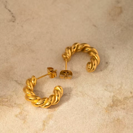 Boucles PEMPA créoles torsadées, acier inox plaqué or 18K – Oseraa
