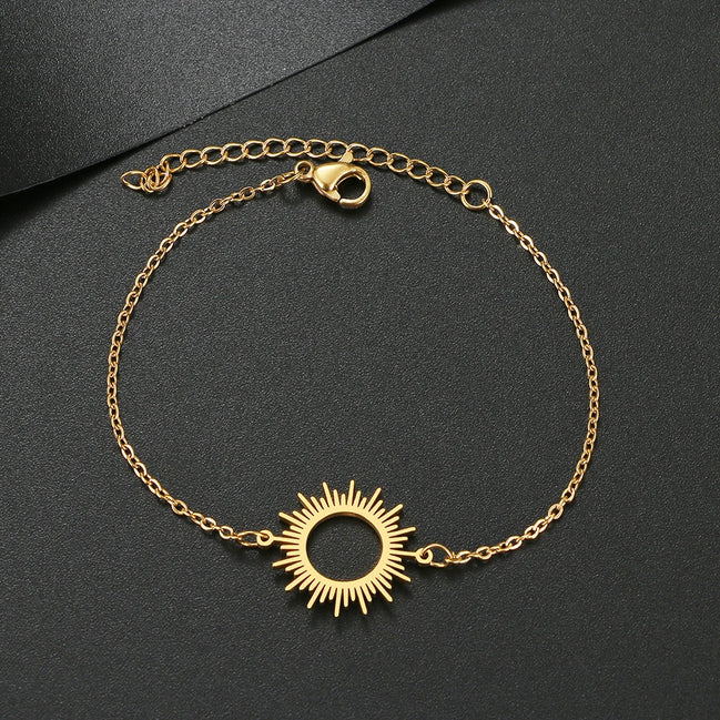 Bracelet Osaka en acier inoxydable doré motif soleil. O-dace.com