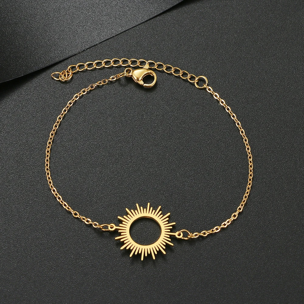 Bracelet Osaka en acier inoxydable doré motif soleil. O-dace.com