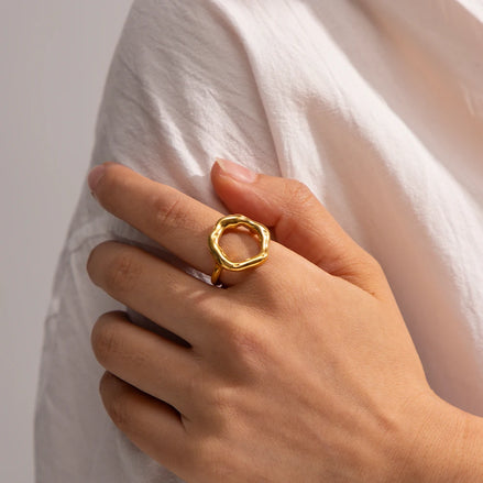 ARTEMIS | Bague Réglable en Acier Inoxydable - Élégance Dorée pour Femme | oseraa.com