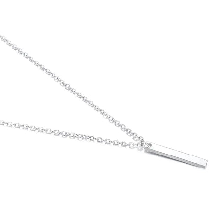 Zoom sur le collier Padang géométrique minimaliste argent. O-dace.com